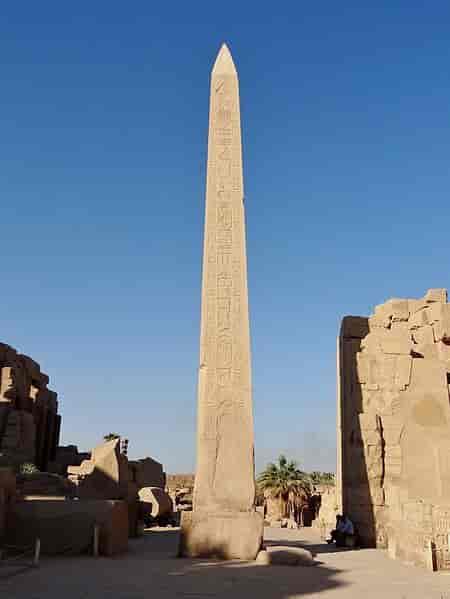 Obelisken til Thutmosis 1 i templet i Karnak.