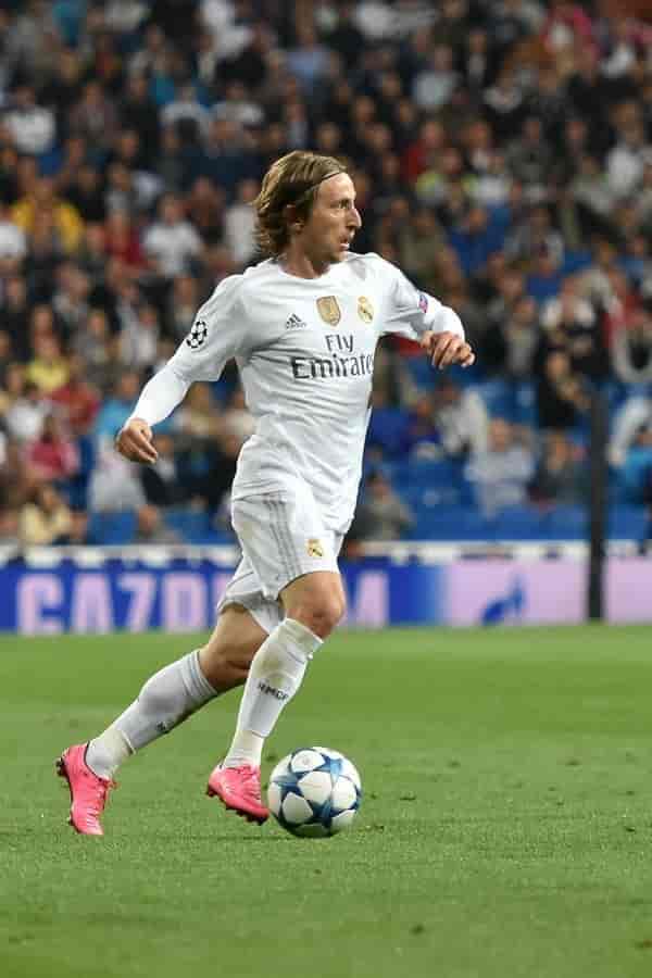 Luka Modric for Real Madrid i en mesterligakamp mot Shakhtar Donetsk september 2015