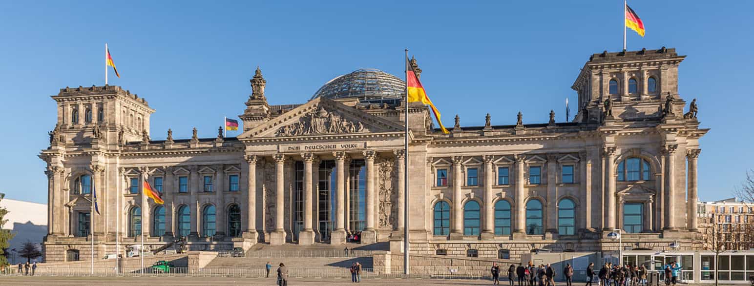 Reichstagsgebäude (riksdagsbygningen), hvor den tyske Forbundsdagen holder til.