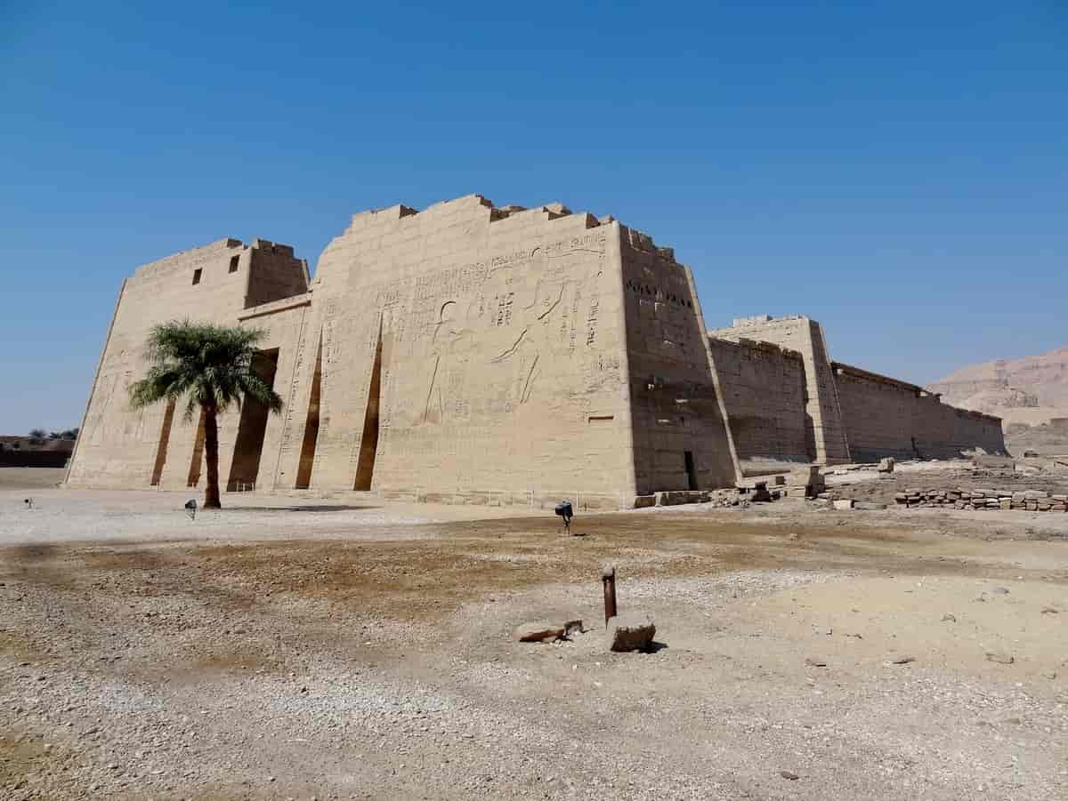Kulttempelet til Ramses 3 ved Medinet Habu.
