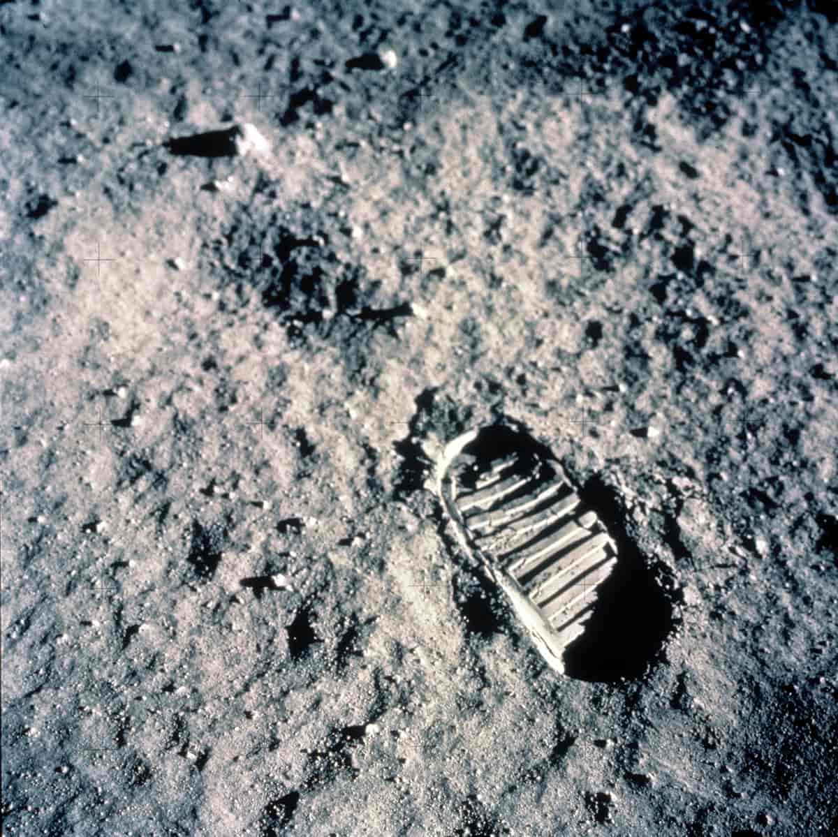 Det første fotavtrykket på månen