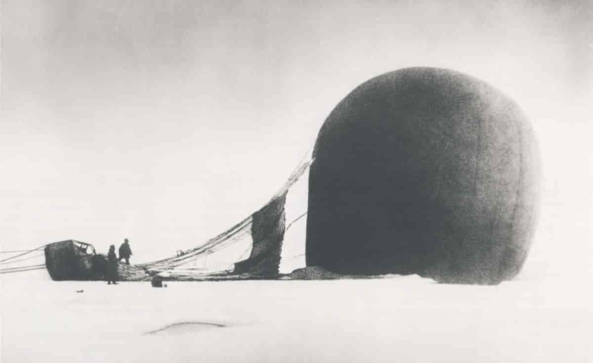 Adrée-ekspedisjonen havarerte med ballongen Ørnen.