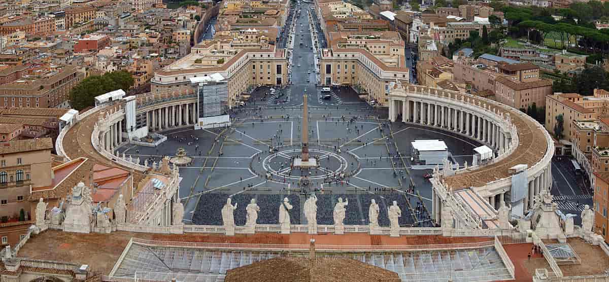 Petersplassen foran Peterskirken i Roma