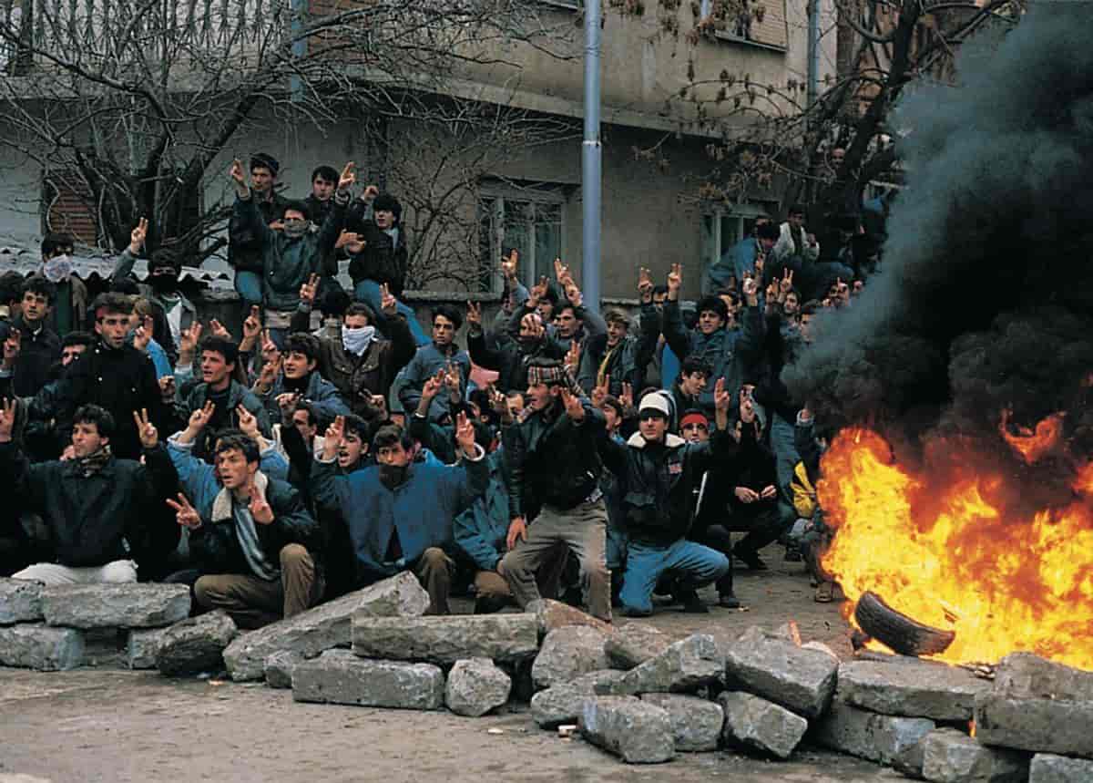 Albanske nasjonalister, Kosovo 1990