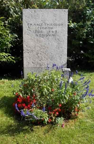 Gravstedet til Franz Theodor Csokor på Zentralfriedhof Wien (æresgrav i gruppe 32 C, nummer 55)