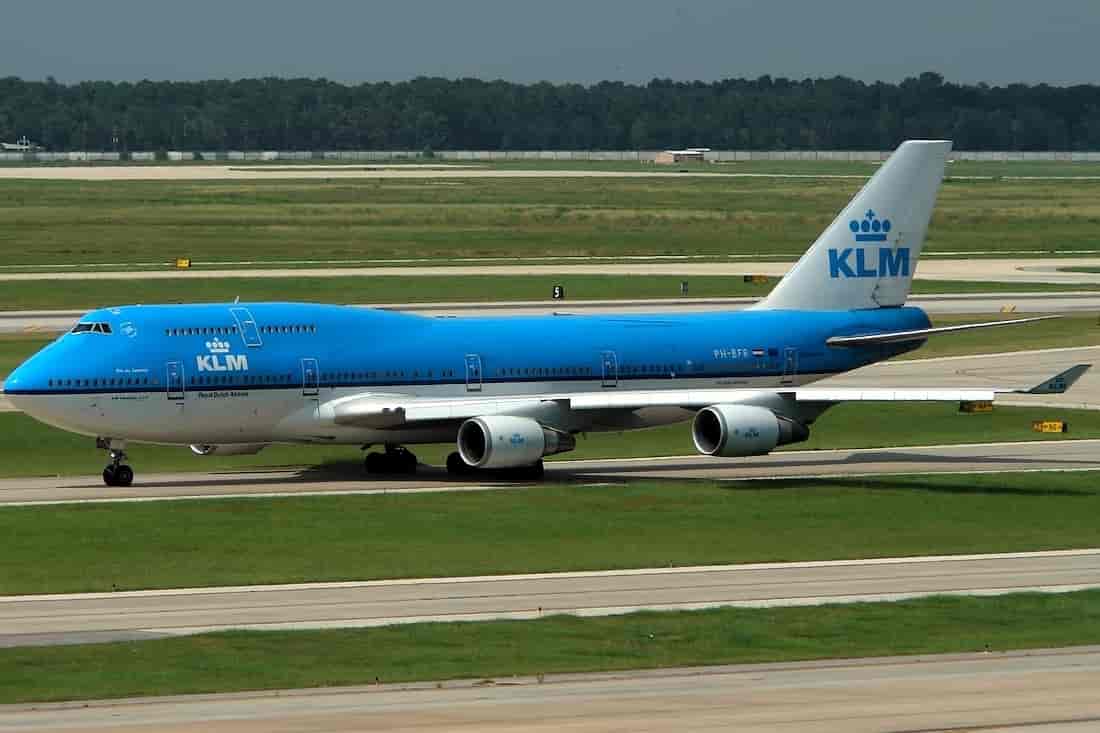 KLM under taksing til rullebane