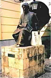 Statue av Maimonides i Cordoba.