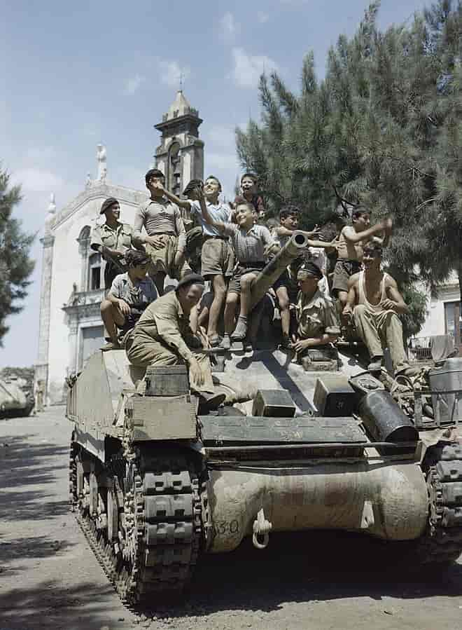 Sicilianske barn og allierte soldater