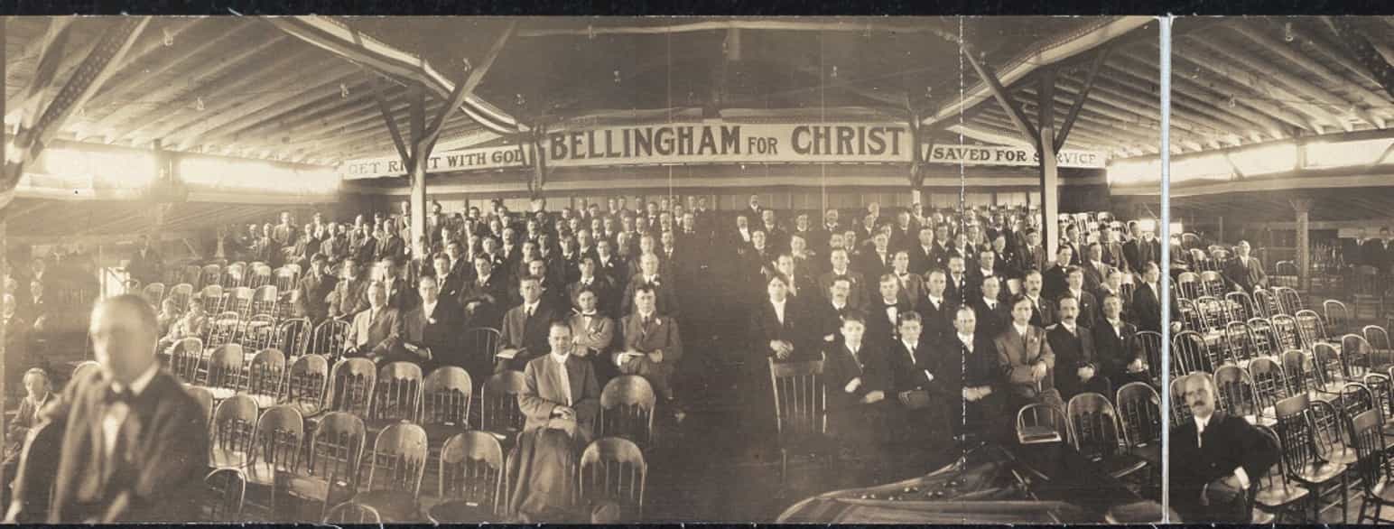 Deltakere lytter til vekkelsespredikanten Billy Sunday (cirka 1910)