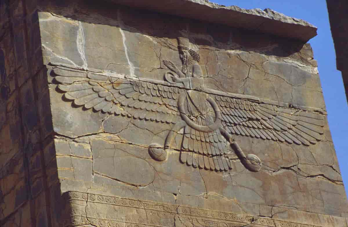 Ahura Mazda, relieff fra Persepolis