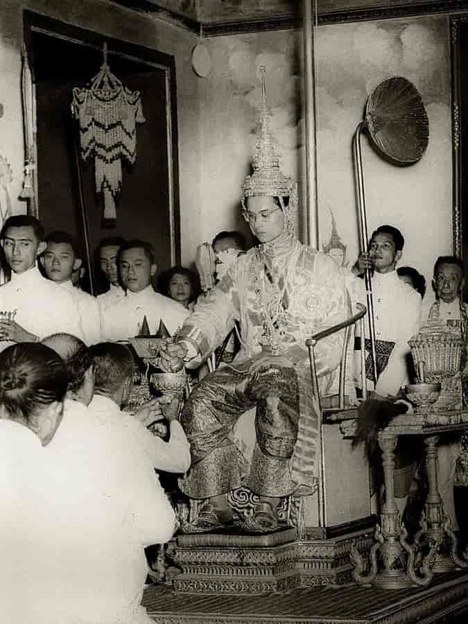 Bhumibol Adulyadej (Rama 9)