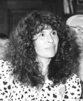 Gioconda Belli har vunnet mange internasjonale priser, her tar hun imot Das Anna-Seghers-Stipendium der Akademie der Künste i 1989
