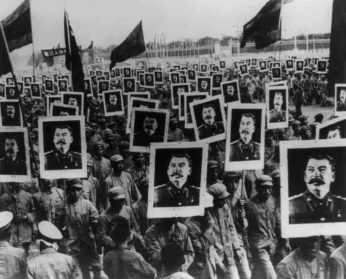 Kinesarar feirar Stalin