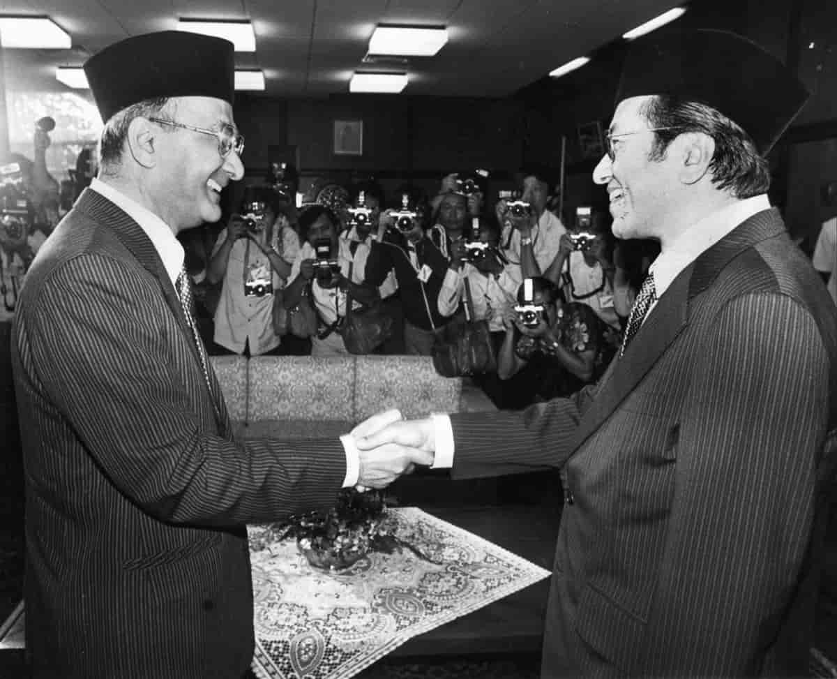 Tun Hussein Onn og Mahathir Mohamad