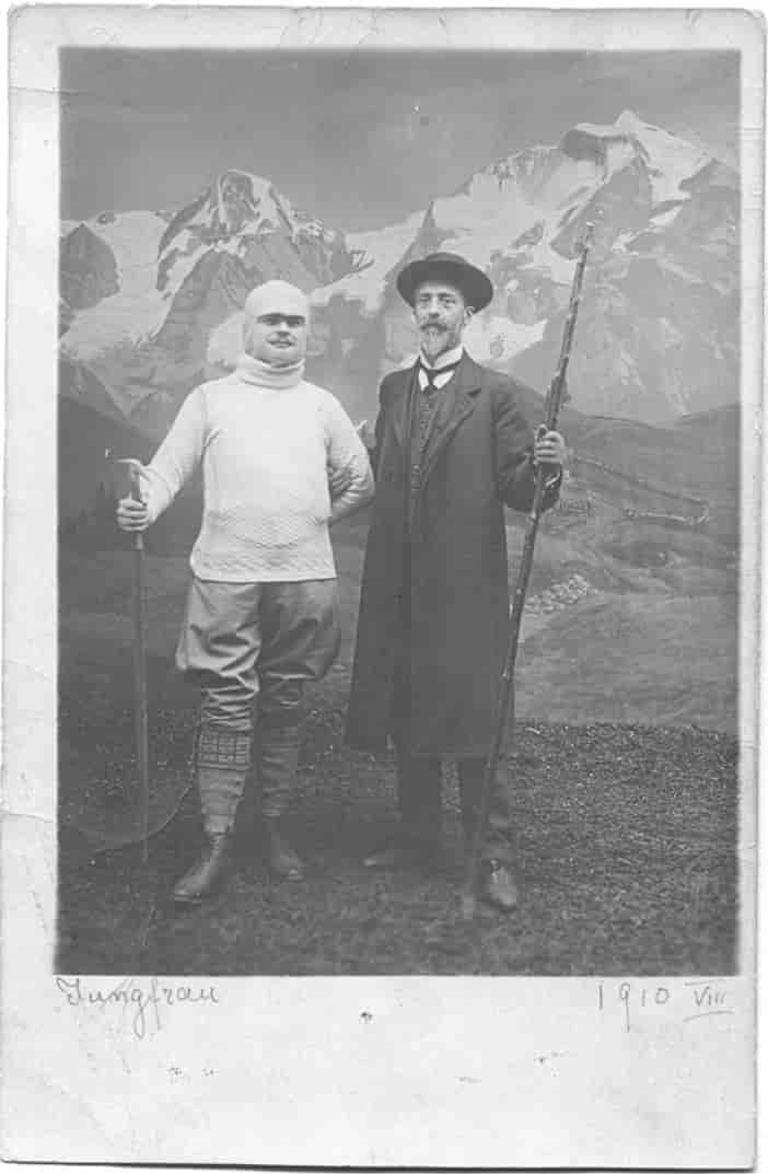 Victor Adler (t.v.) og Yanko Sakazov, 1910.
