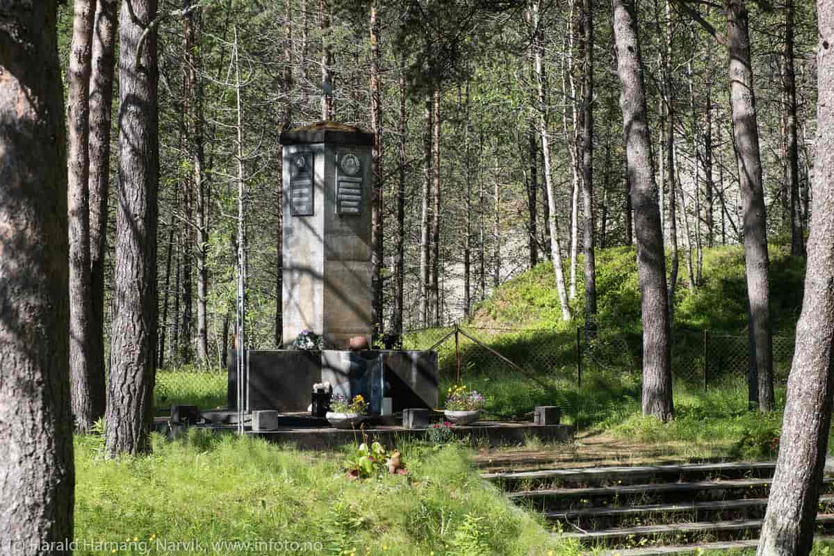 Sovjetisk minnesmerke i Beisfjord