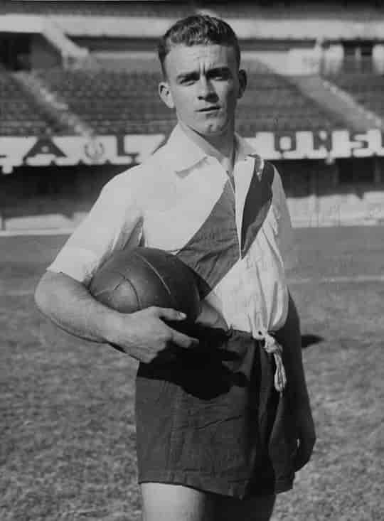 Alfredo Di  Stéfano for River Plate. Bildet er tatt mellom 1945 og 1949.