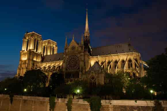 Notre-Dame de Paris fra sydsiden av Seinen